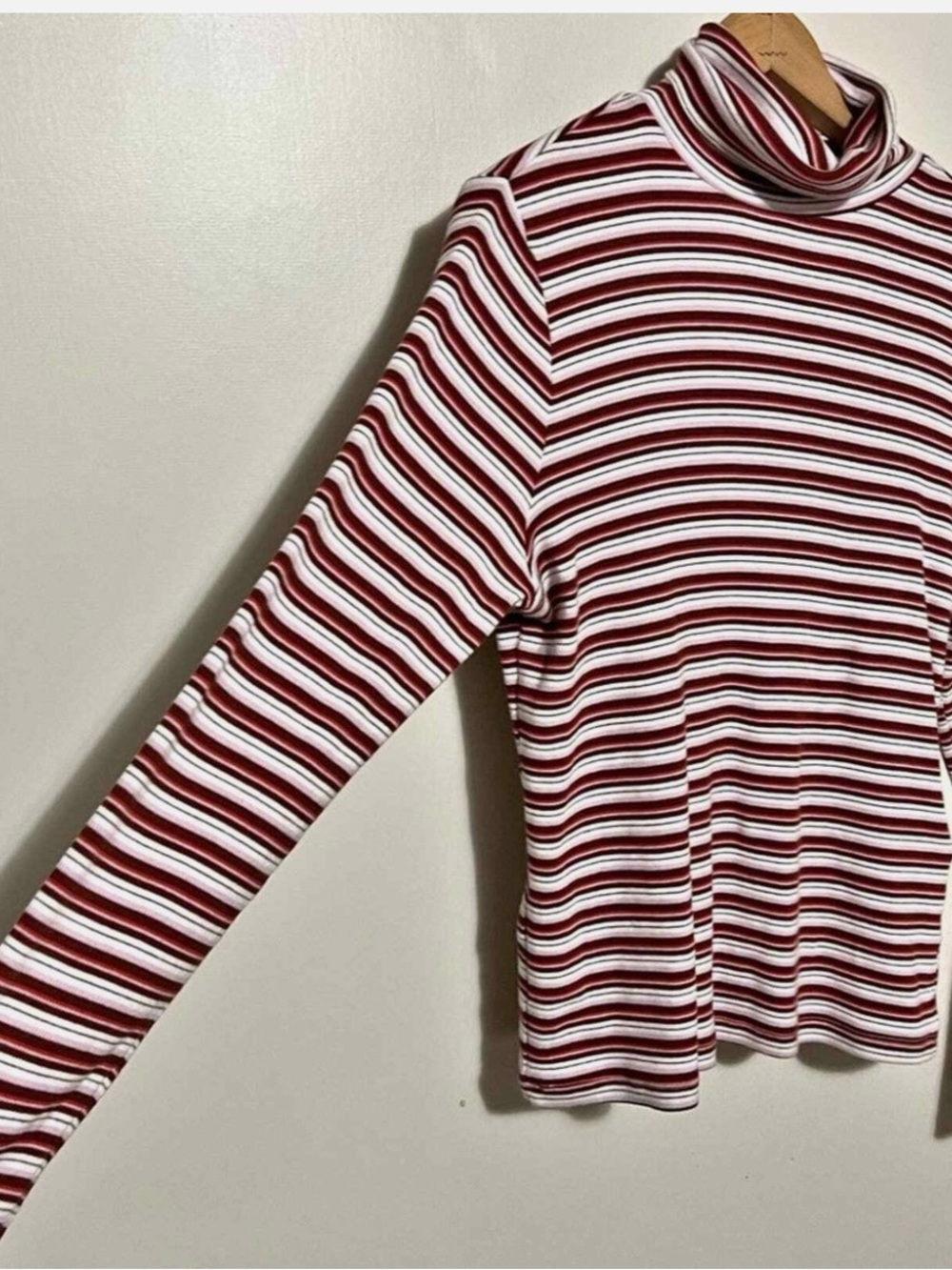 Levi’s Striped Turtleneck Long Sleeve Top - Red & White
